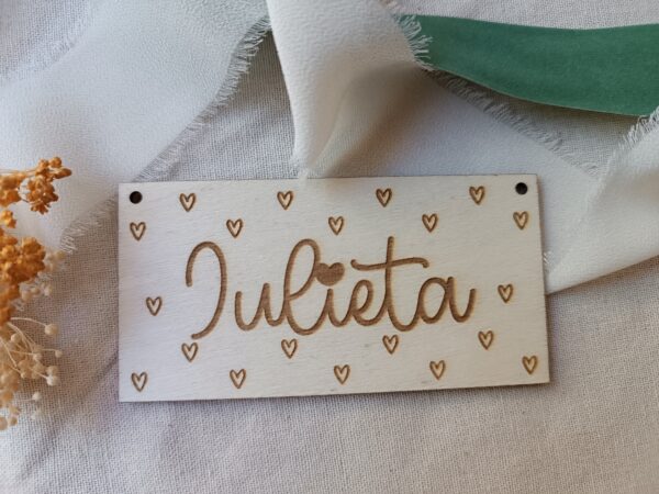 Cartel madera Con nombre (con cinta)