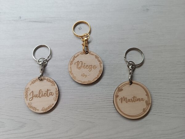 Llavero redondo de madera  Ornamentos